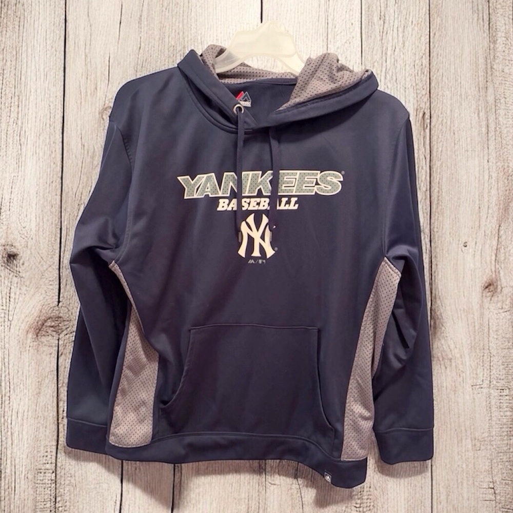 MAJESTIC Vintage Blue and White Yankees Sweatshirt